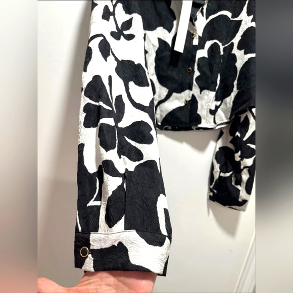 House of Harlow 1960 Black & White Cropped Long Sleeve Blouse NWT M - Picture 3 of 4